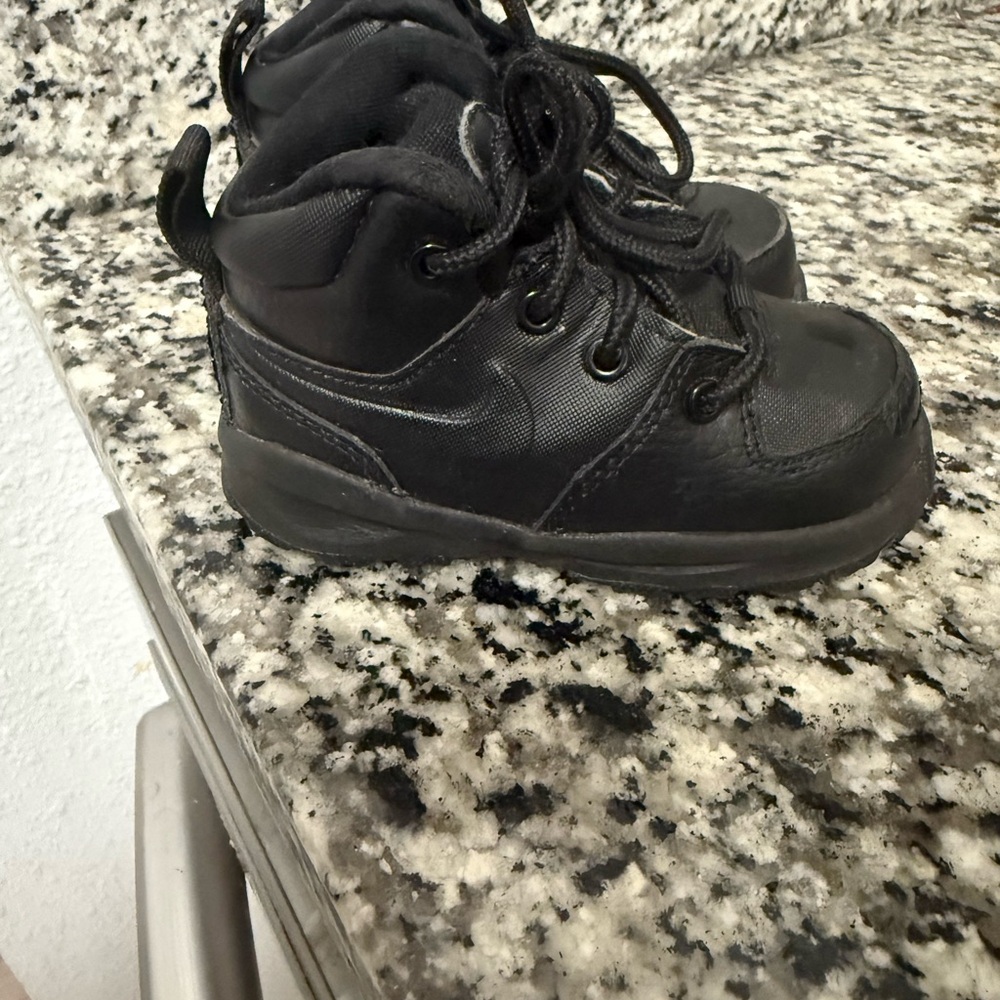 Kids shoes